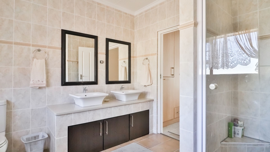 4 Bedroom Property for Sale in Diaz Beach Western Cape